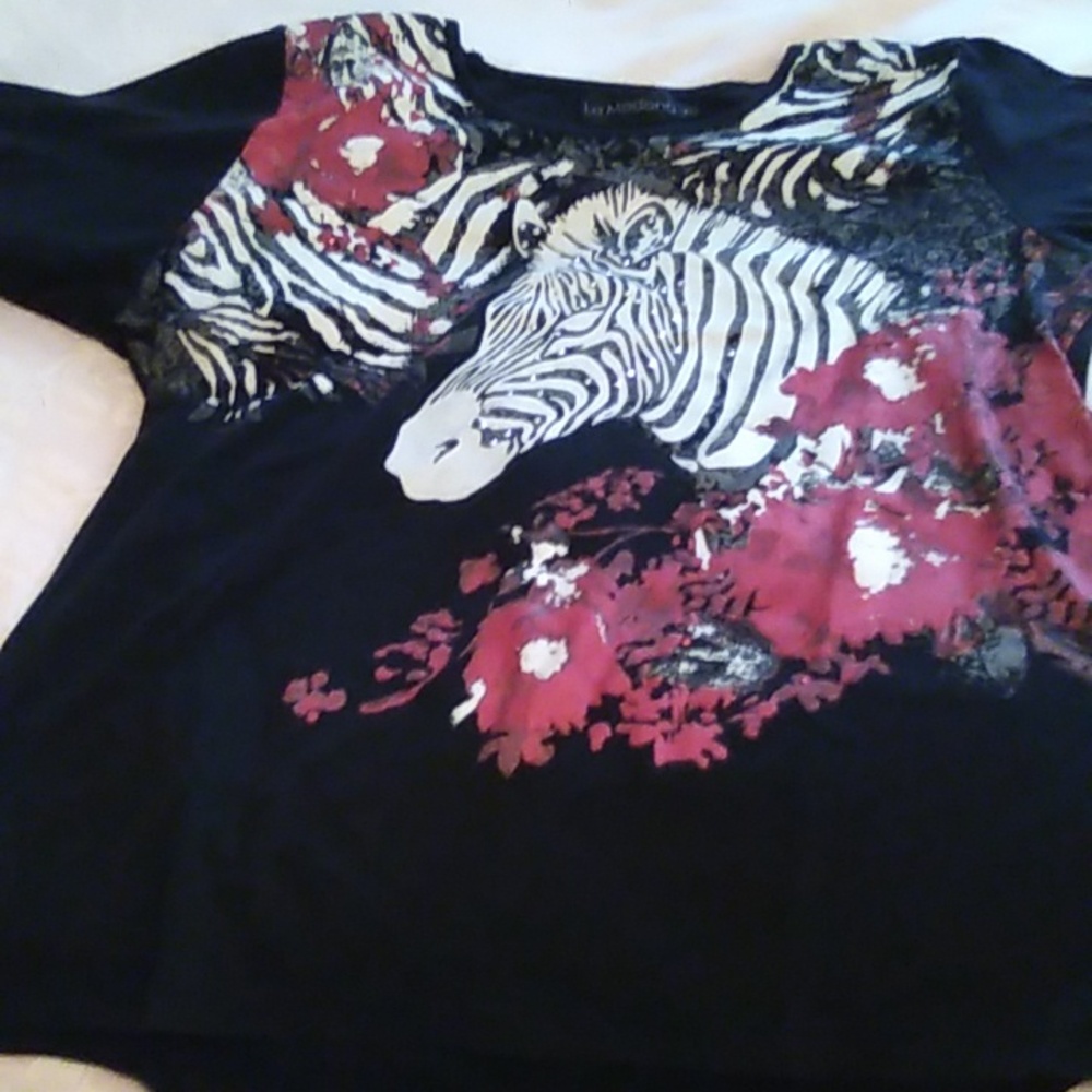 Ladies casual top (4 pieces included)